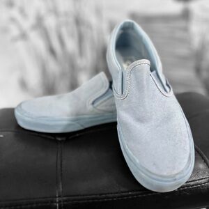 🌊 Vans Classic Slip-On Canvas Sneakers – Men’s 8 / Women’s 9.5